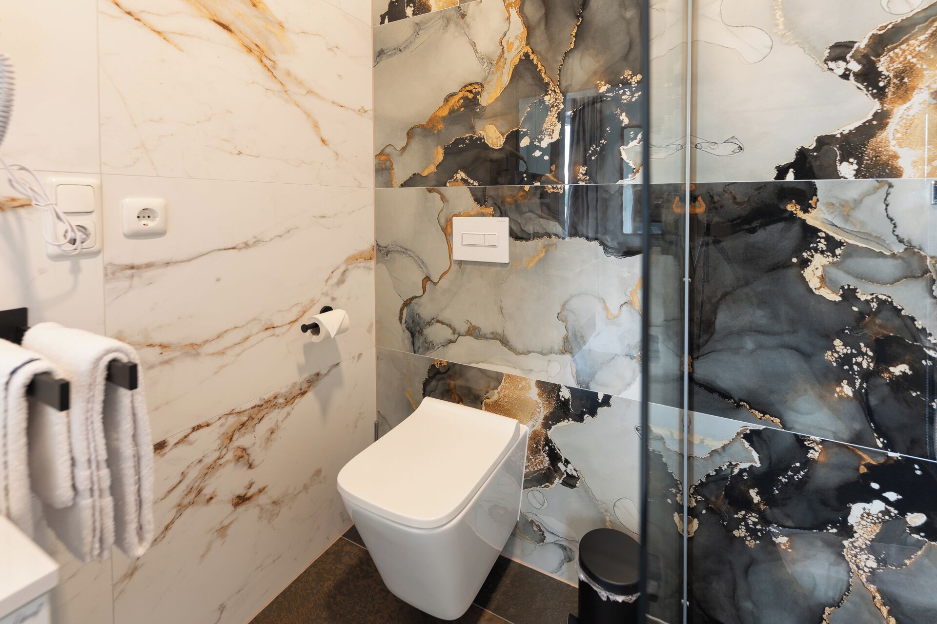 shower, free toiletries, hair dryer, slippers