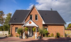 Entrada al alojamiento