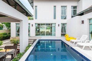 Outdoor pool - AnB Pool Villa 3BR Glass House in Pattaya (Sattahip)