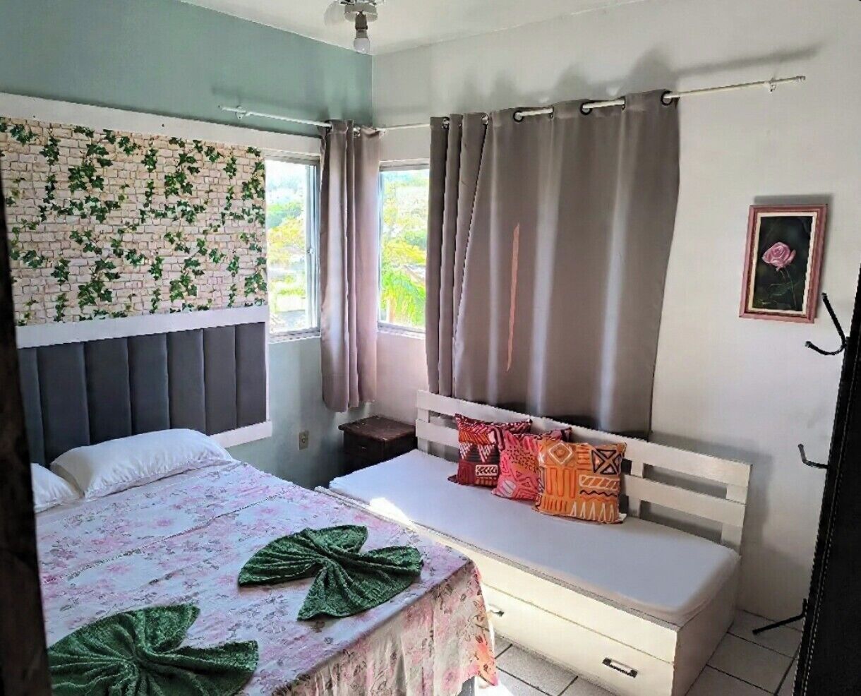 Camas plegables/adicionales gratuitas, wifi gratis y ropa de cama 