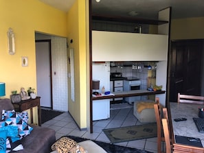 Apartamento, 2 quartos | Área de estar