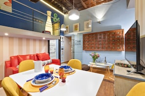 City Apartment, 1 Bedroom | In-room dining