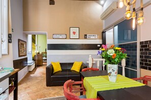 Apartment, 1 Bedroom | In-room dining - Rome as you feel - Vicolo delle Grotte (Rome)