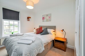 2 chambres, fer et planche à repasser, draps fournis