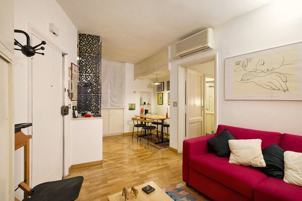 Apartment, 1 Bedroom | Living area