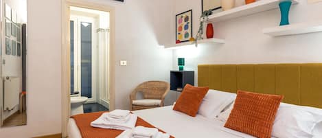1 Schlafzimmer, individuell dekoriert, individuell eingerichtet