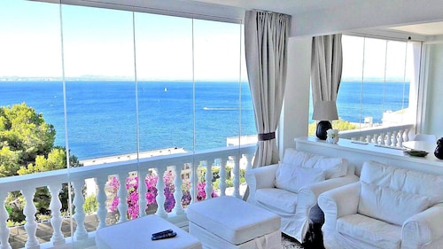 Henkeäsalpaava Costabrava merinäköala huoneisto 5m ranta