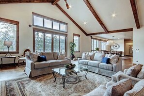 House, 6 Bedrooms | Living area | TV, fireplace