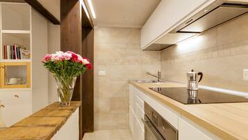 Maisonette, 2 Schlafzimmer | Eigene Kochnische | Kühlschrank, Mikrowelle, Ofen, Herdplatte