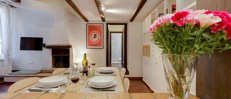 Duplex, 2 Bedrooms | In-room dining