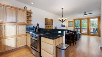 Resortwoning, 3 slaapkamers | Privékeuken | Een koelkast, een magnetron, een oven, een vaatwasser