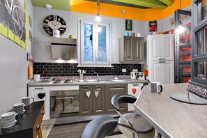 Apartment, 2 Bedrooms | Private kitchenette