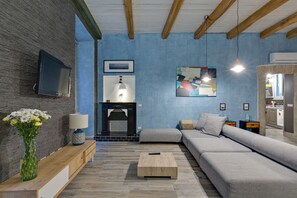 Apartment, 2 Bedrooms | Living area