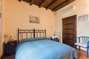 Comfort Suite, 1 Bedroom (Orizzonte) | Frette Italian sheets, premium bedding, in-room safe - Le Case di Sottovento (Mola di Bari)