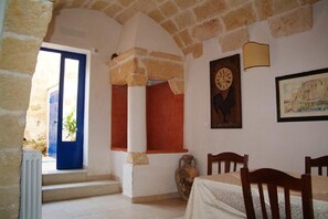 Free daily continental breakfast  - Le Case di Sottovento (Mola di Bari)