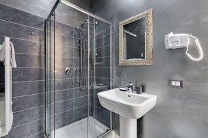 Appartement, 2 chambres | Salle de bain
