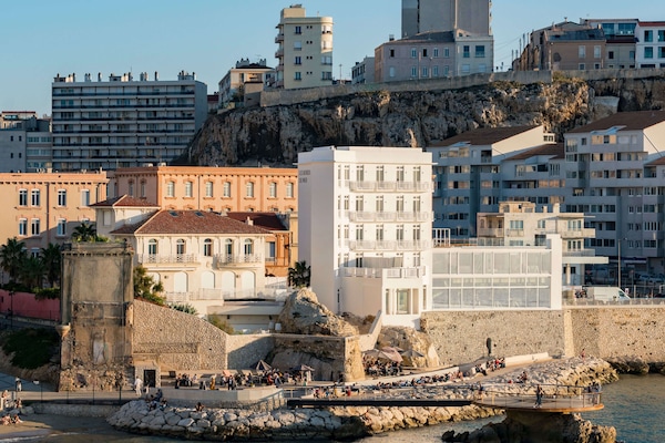 Vista frontal de la propiedad