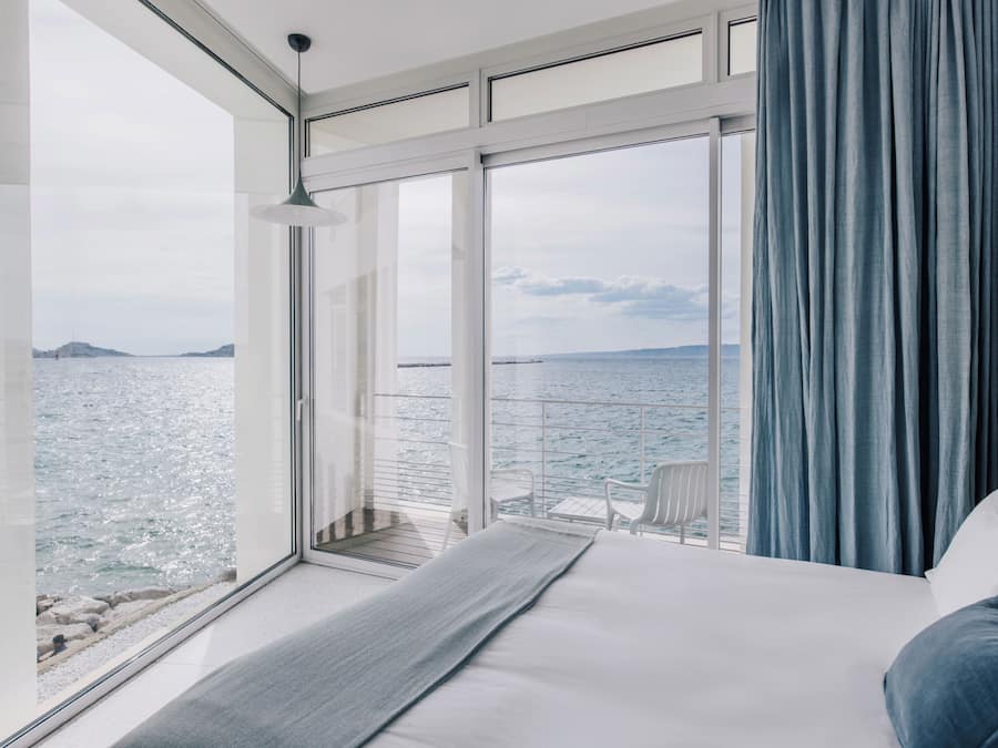 Junior Suite Les Bords de Mer | Minibar, in-room safe, desk, laptop workspace