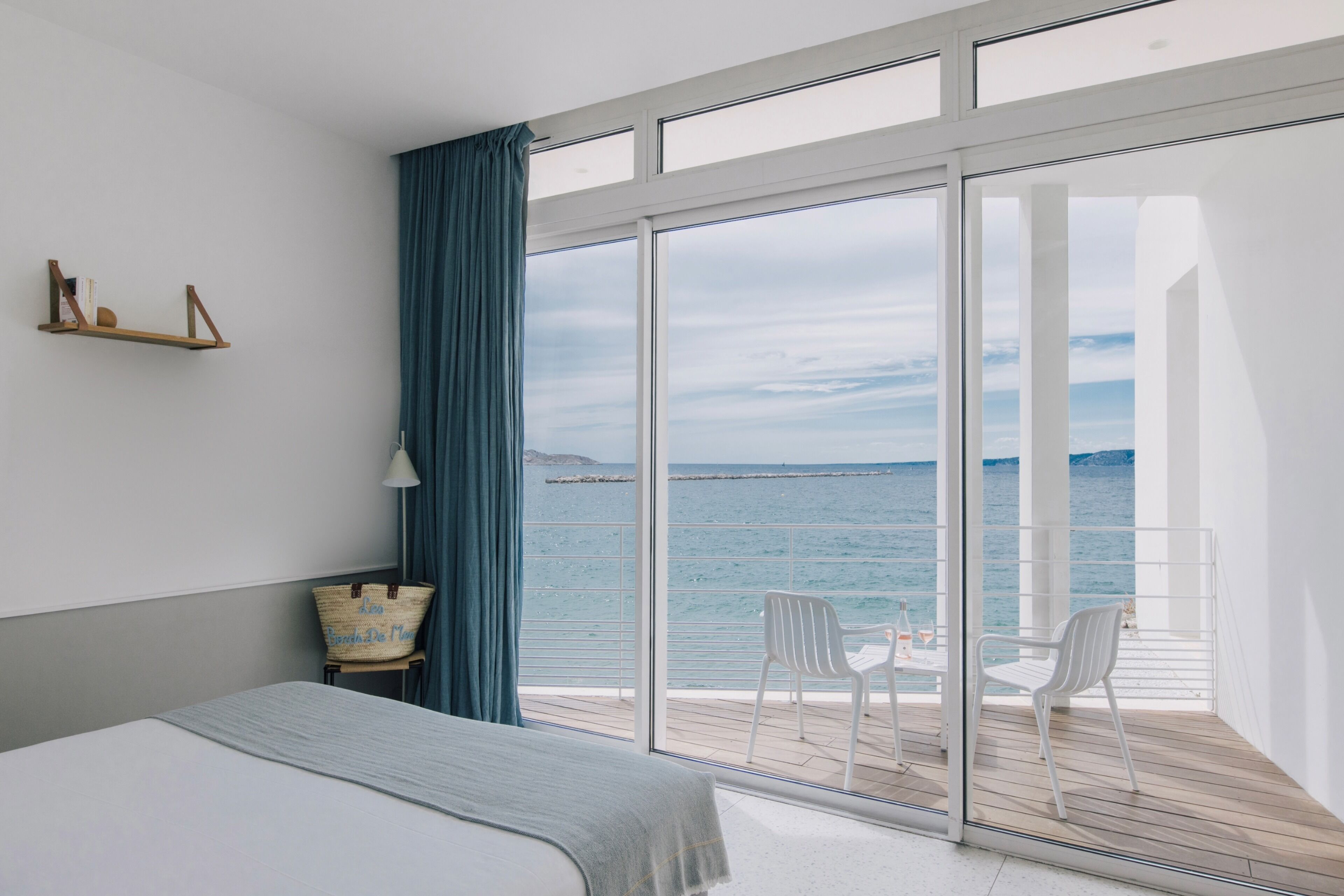 Executive Sea View | Minibar, in-room safe, individually decorated, individually furnished