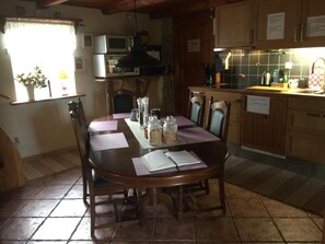 Shared fridge, microwave, oven, stovetop - Sanddala Bed & Breakfast (Everöd)