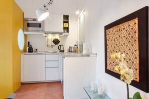 Apartment, 1 Schlafzimmer, Terrasse | Eigene Kochnische | Kühlschrank, Herdplatte, Geschirrspüler, Wasserkocher