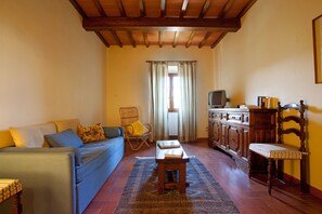 80-cm-Flachbildfernseher mit Satellitenempfang, Fernseher