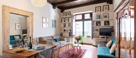 Appartamento, 1 camera da letto | 1 camera, una cassaforte in camera, con stile personalizzato