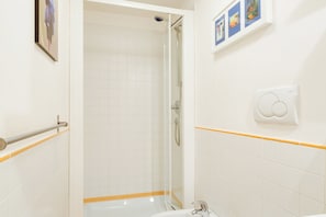 Piazza dei Satiri Studio | Dusch
