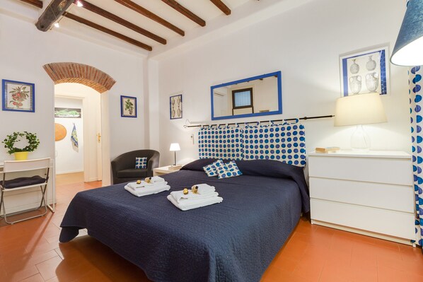 Cunas, wifi gratis y ropa de cama 