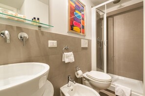 Shower, hair dryer, bidet, towels - Rome as you feel - Piazza dei Satiri Studio (Rome)