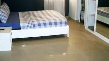 Standard Apartment, 1 Bedroom, Non Smoking | 3 bedrooms, blackout drapes, iron/ironing board, free WiFi
