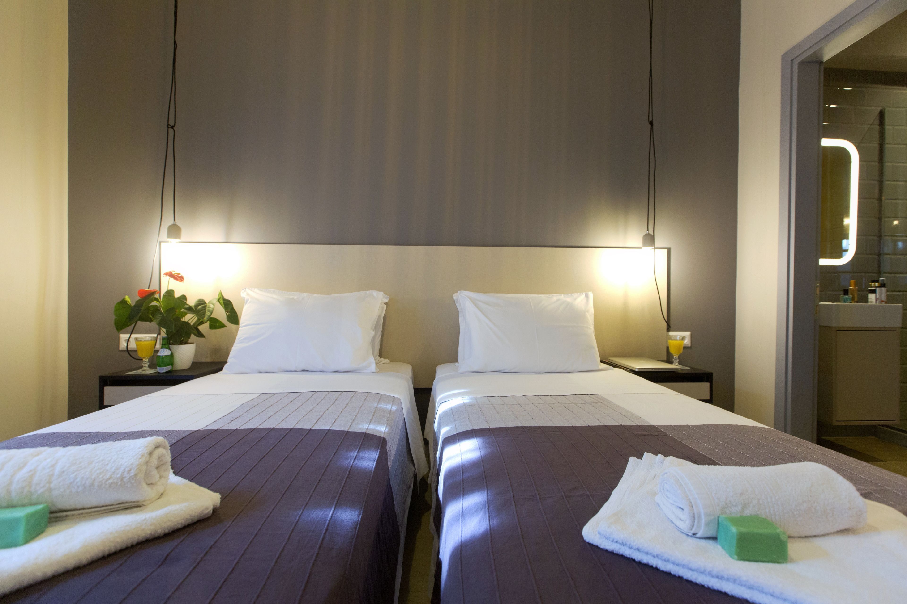 Suite Studio Ville | Chambres insonorisées, fer et planche à repasser, Wi-Fi gratuit