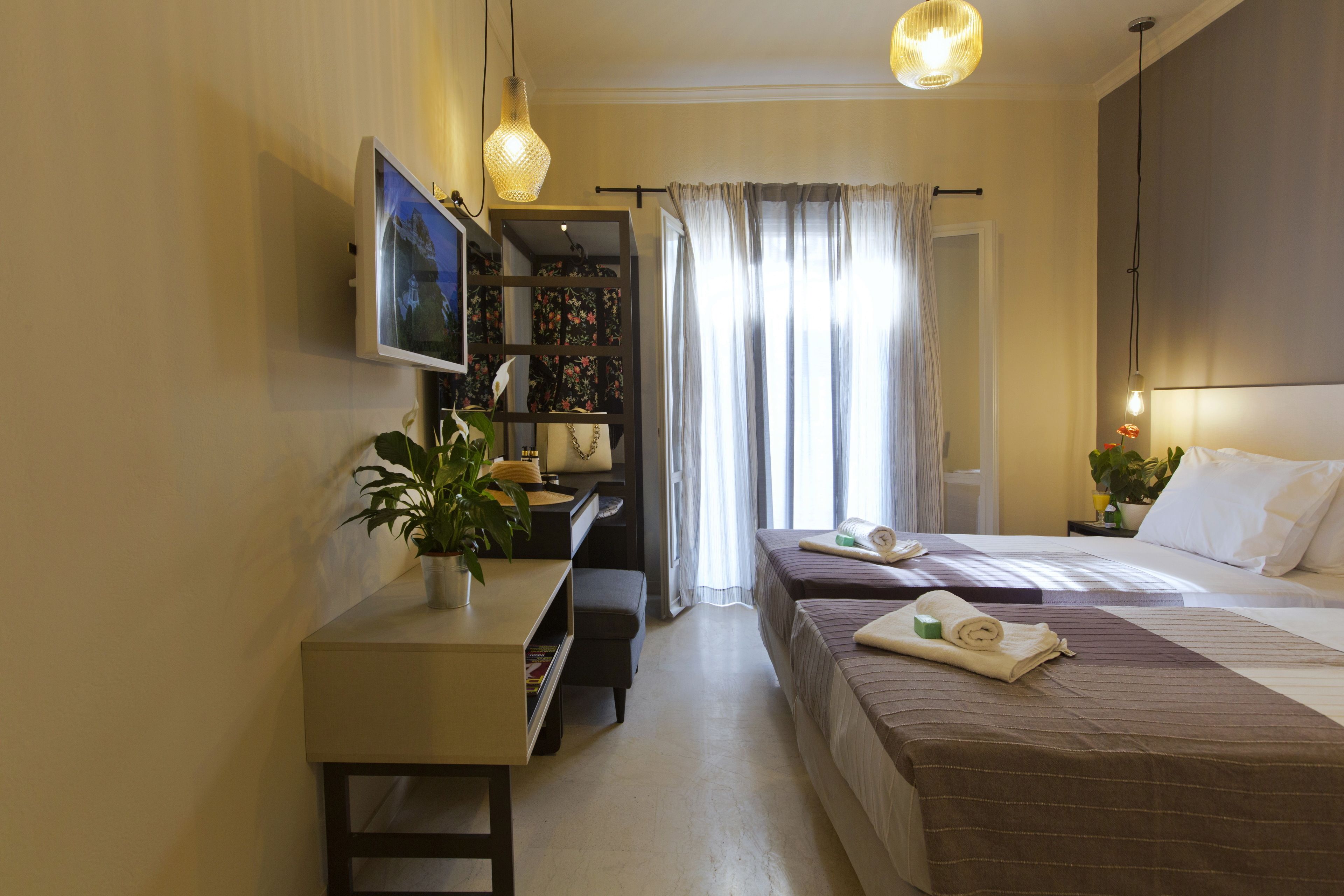 city studio suite | 1 bedroom, soundproofing, iron/ironing board, free wifi