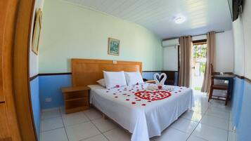 Free WiFi, bed sheets, wheelchair access