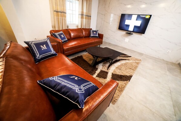 Family Apartment, 3 Bedrooms, Non Smoking | Living area