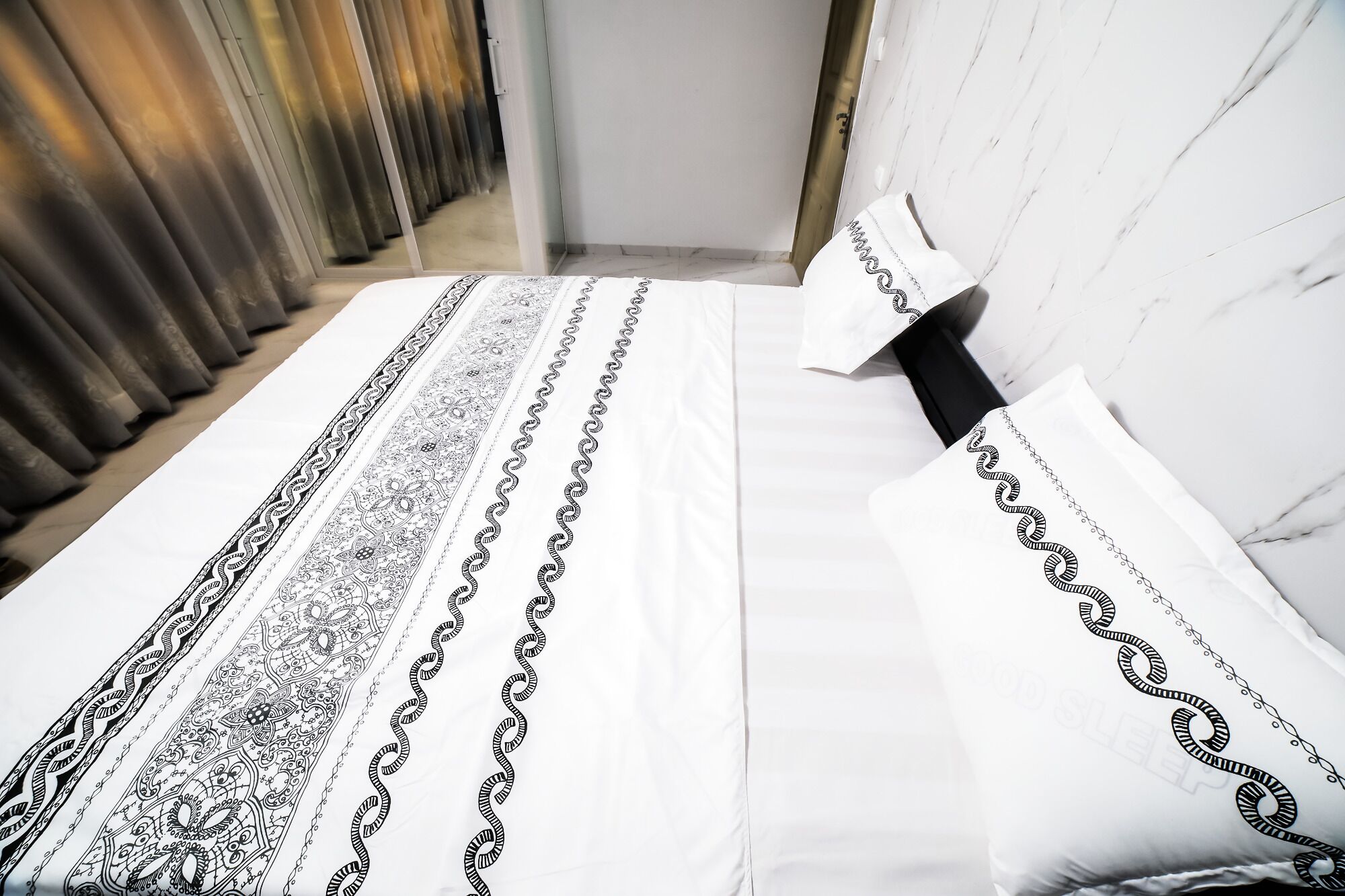 家庭公寓, 3 间卧室, 无烟房 | 特色家居、办公桌、遮光窗帘、隔音