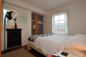 Blackout curtains, free WiFi, bed sheets