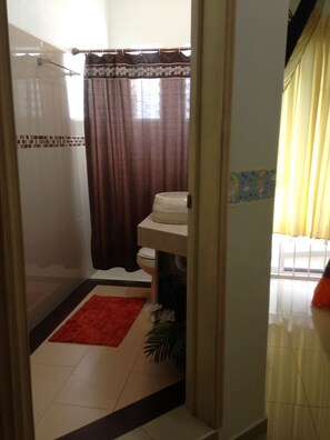 Superior-Haus, Mehrere Betten, Nichtraucher | Badezimmer | Dusche, Regendusche