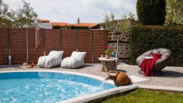 Piscina externa sazonal