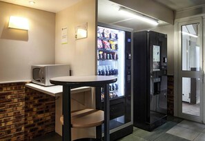 Lobby - B&B Hotel Saclay (Gif-sur-Yvette)