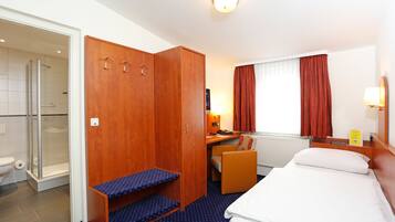 Kamar Single Standar | Brankas, meja kerja, kedap suara, dan Wi-Fi gratis