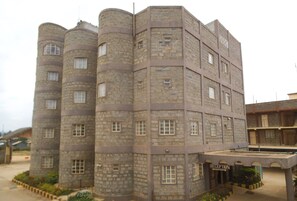 Exterior - Nanyuki Simba Lodge (Nanyuki)