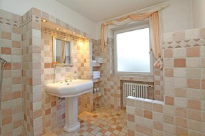 Apartment (Zugspitze Deluxe, incl. cleaning fee) | Bathroom