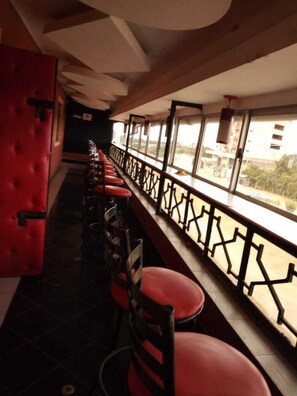 Lunch and dinner served, local and international cuisine - Nestwood Hotel (Nanyuki)