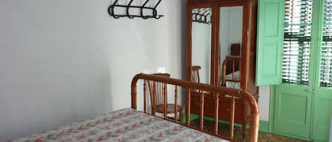 Doppelzimmer, eigenes Bad | Verdunkelungsvorhänge, kostenloses WLAN, Bettwäsche
