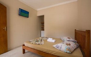 ห้องดับเบิล, เตียงใหญ่ 1 เตียง, ปลอดบุหรี่ | มินิบาร์, ห้องเก็บเสียง, Wi-Fi ฟรี, ผ้าปูที่นอน