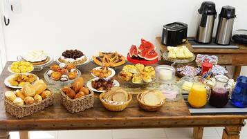 Free daily buffet breakfast