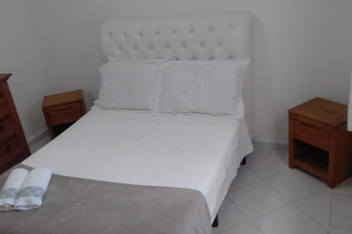 Habitación doble | Minibar, wifi gratis, ropa de cama
