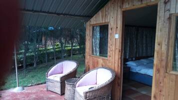 Comfort Room | Desk, free WiFi, bed sheets