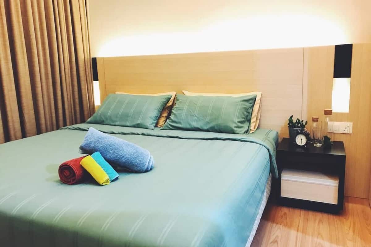 Deluxe Studio Suite, 1 King Bed, Non Smoking | Egyptian cotton sheets, premium bedding, down comforters